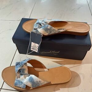 Universal Thread Blue and Tan Sandals Brand New in Box